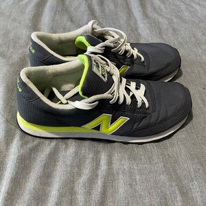 The New Balance Windbreaker 501 men's retro